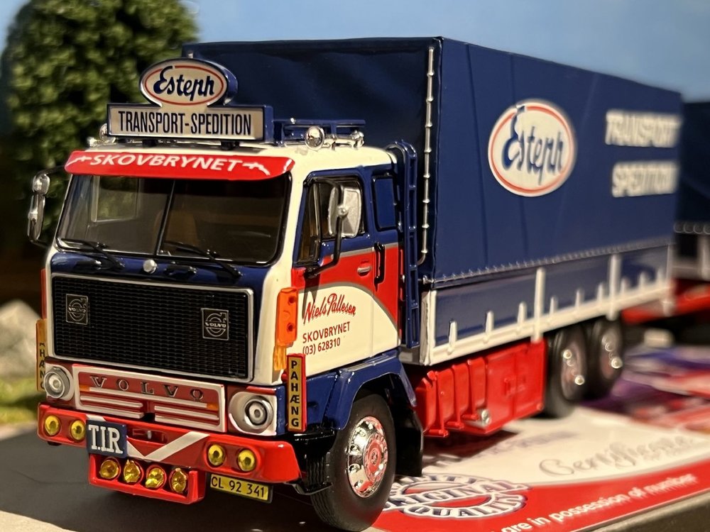 Tekno Tekno Volvo F89 motorwagen met 2-assige aanhanger Niels Pallesen