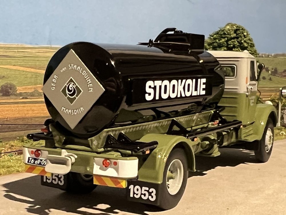 Tekno Tekno Scania L51 motorwagen met resin stookolie tankopbouw Staalduinen