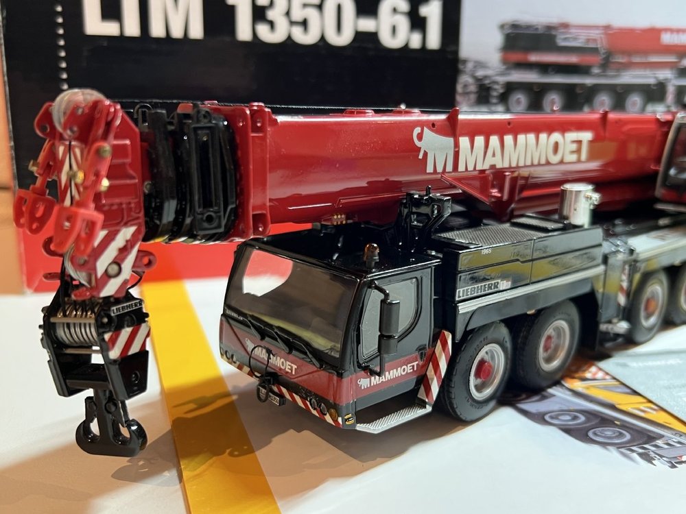 Mammoet store WSI Liebherr LTM 1350-6.1 Mobile crane Mammoet