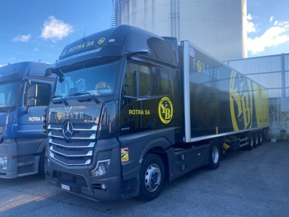 Tekno Tekno Mercedes Actros Gigaspace 4x2 with reefer trailer Rotra SA - FC Bern