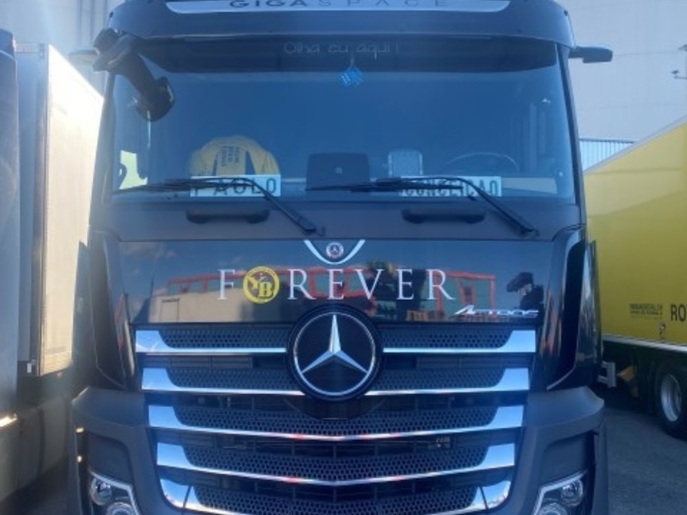 Tekno Tekno Mercedes Actros Gigaspace 4x2 met koeltrailer Rotra SA - FC Bern