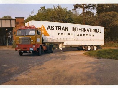 Tekno Tekno Volvo F88 6x4 classic closed trailer ASTRAN