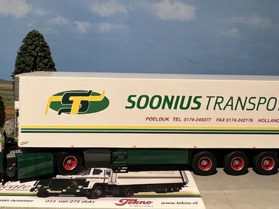 Tekno Tekno Scania 141 met 3-assige koeloplegger Soonius