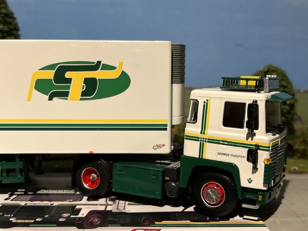 Tekno Tekno Scania 141 met 3-assige koeloplegger Soonius