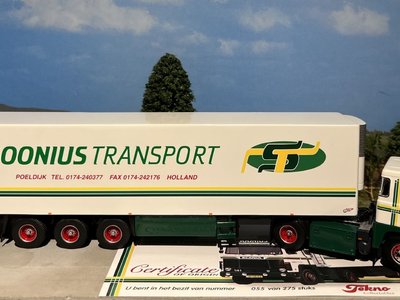 Tekno Tekno Scania 141 with 3-axle reefer trailer Soonius