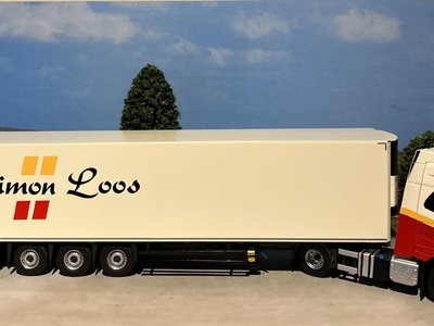 Tekno Tekno Volvo FH05 Globetrotter met 3-assige (zamac) koeloplegger Simon Loos