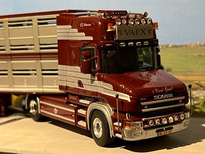 WSI WSI Scania 4-series Topline Torpedo with 3-axle livestock trailer VAEX