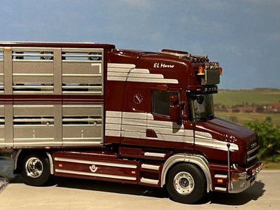 WSI WSI Scania 4-series Topline Torpedo with 3-axle livestock trailer VAEX