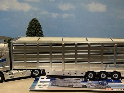 WSI WSI Mercedes Actros MP5 Giga Space 3-axle livestock trailer de Pablo Arribas