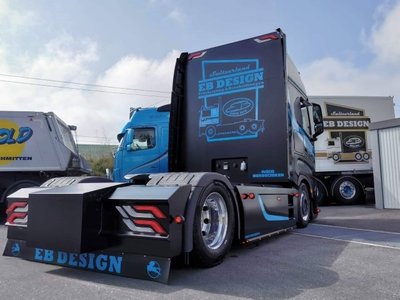 Tekno Tekno Iveco S way 4x2 Schweiz