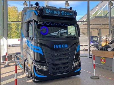 Tekno Tekno Iveco S way 4x2 Schweiz