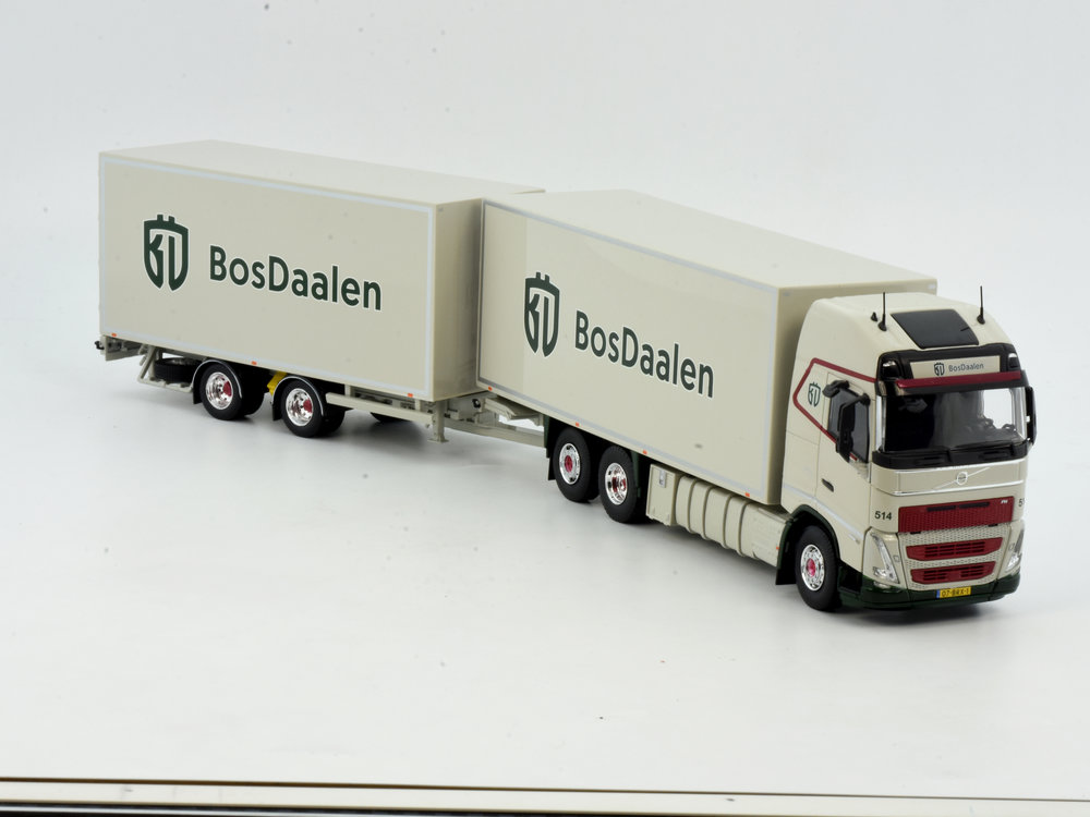 Tekno Tekno Volvo FH5 Glob. XL rigid truck with 2-axle trailer BosDaalen