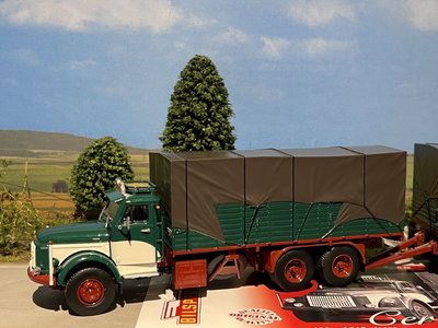 Tekno Tekno Volvo N88 rigid truck with trailer Bilspedition