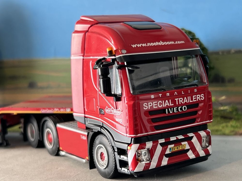 WSI WSI Iveco Stralis 6x4 + 4-axle OSDS dieplader Nooteboom red line