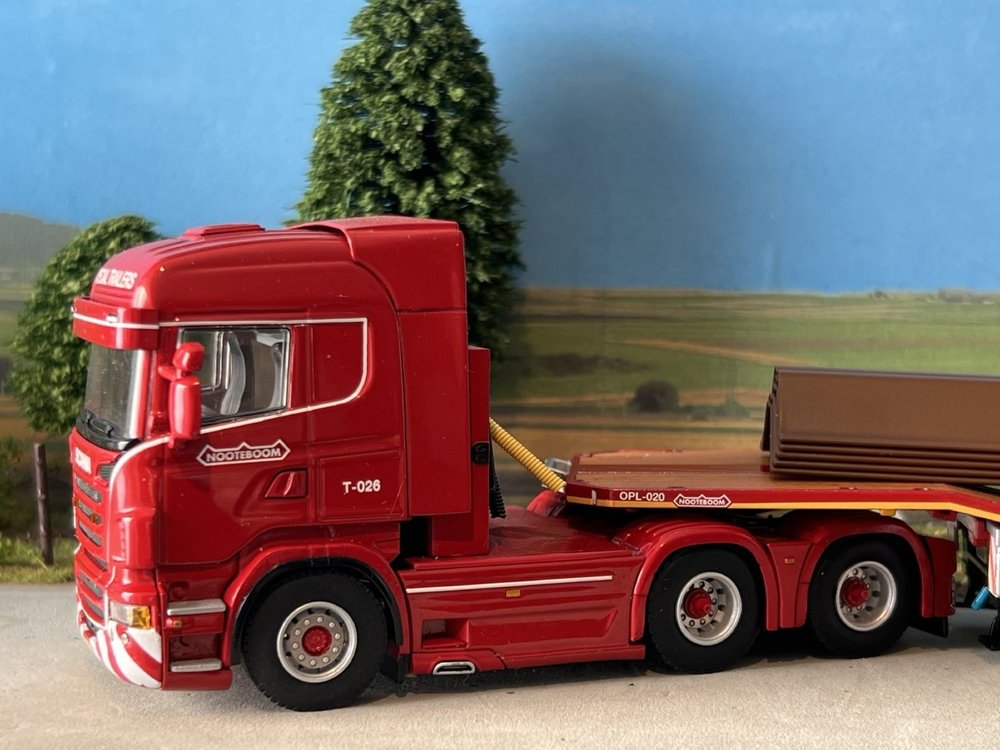 WSI WSI Scania R6 Highline 6x4 + 4-axle semi lowloader + Damwand load Nooteboom red line