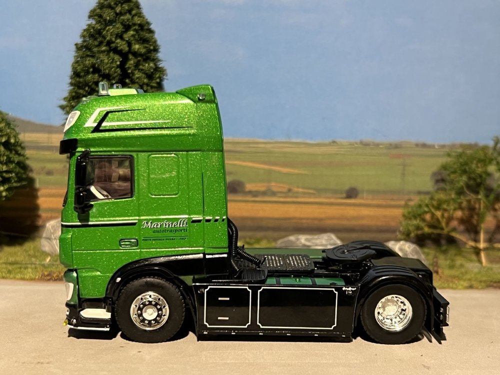 WSI WSI DAF XF Super Space Cab 4x2 Marinelli