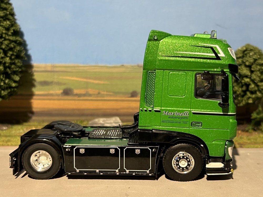 WSI WSI DAF XF Super Space Cab 4x2 Marinelli