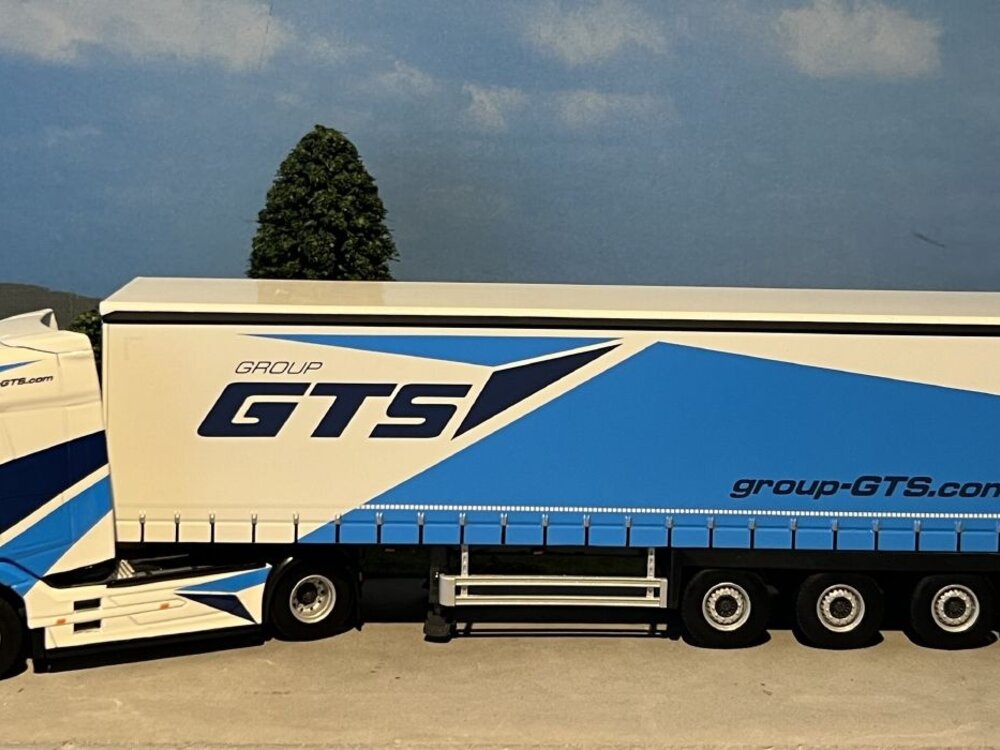 WSI WSI DAF XG 4x2 met 3-as schuifzeilen oplegger GTS Group