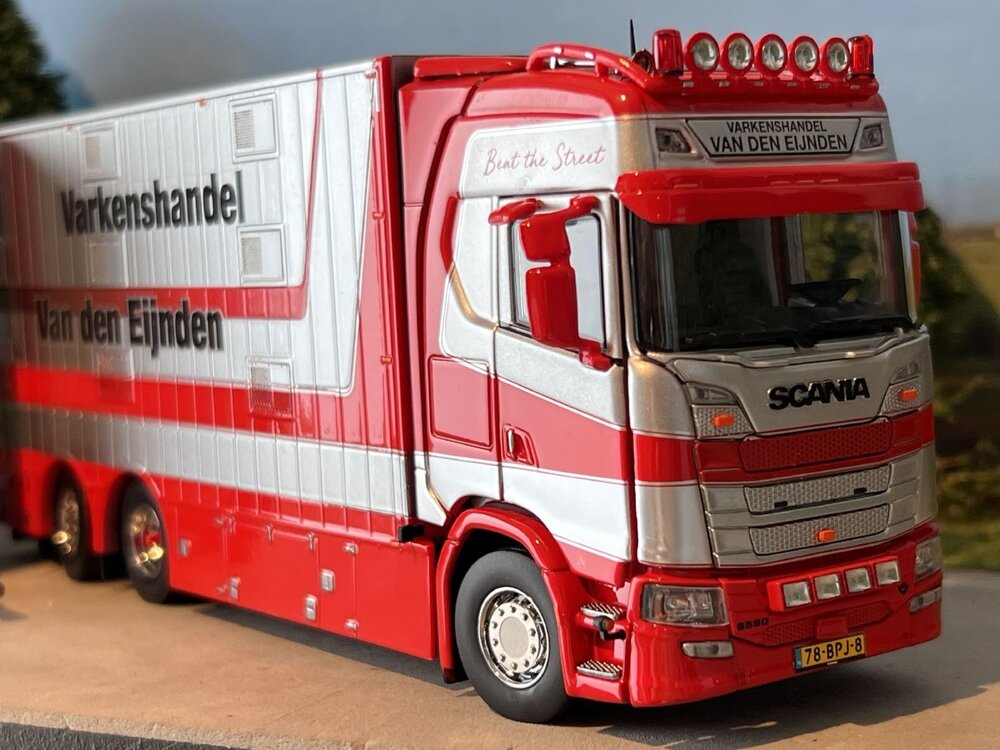 IMC IMC Scania S High roof boxed truck met veetrailer van den Eijnden