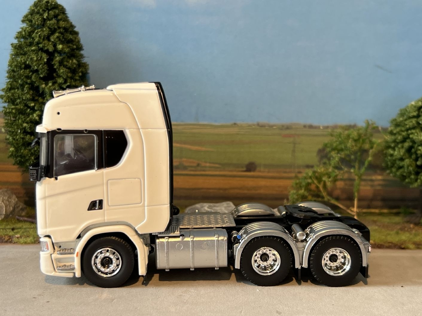 Tekno Scania Next Gen 660S-V8 6x4 Scania down under - white Tekno Scania Next Gen 660S-V8 6x4 Scania down under - white