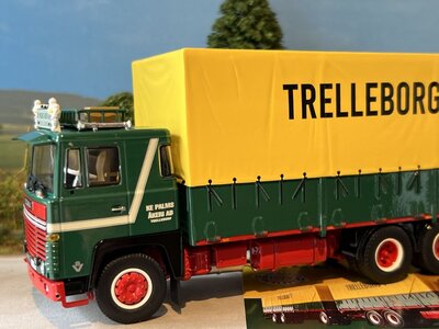 Tekno Tekno Scania 141 motorwagen met Zweedse huifaanhanger PALMS