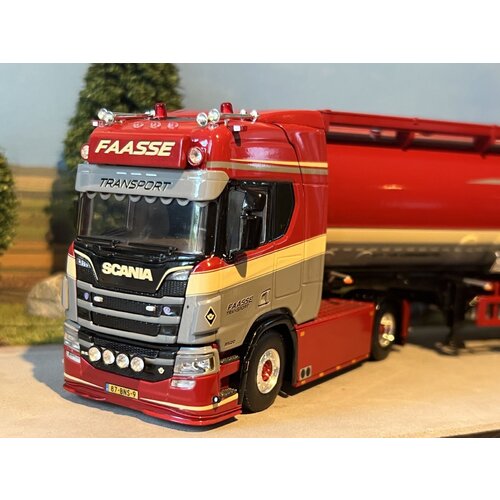WSI WSI Scania R Highline 4x2 with 3-axle bulk tipper trailer FAASSE Transport WSI WSI Scania R Highline 4x2 with 3-axle bulk tipper trailer FAASSE Transport