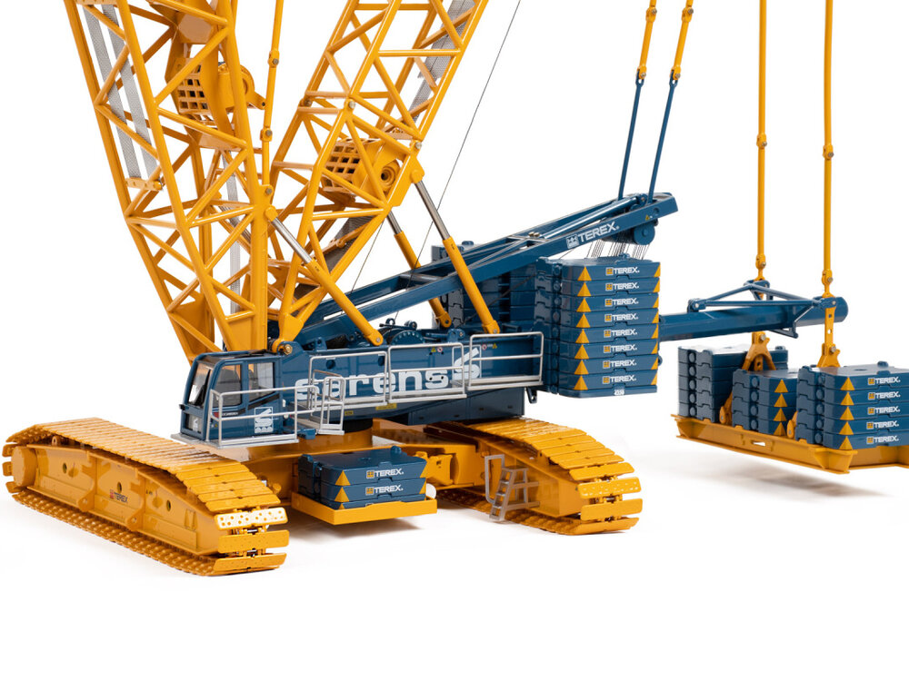 Sarens store IMC Demag CC 2800-1 Crawler crane SARENS
