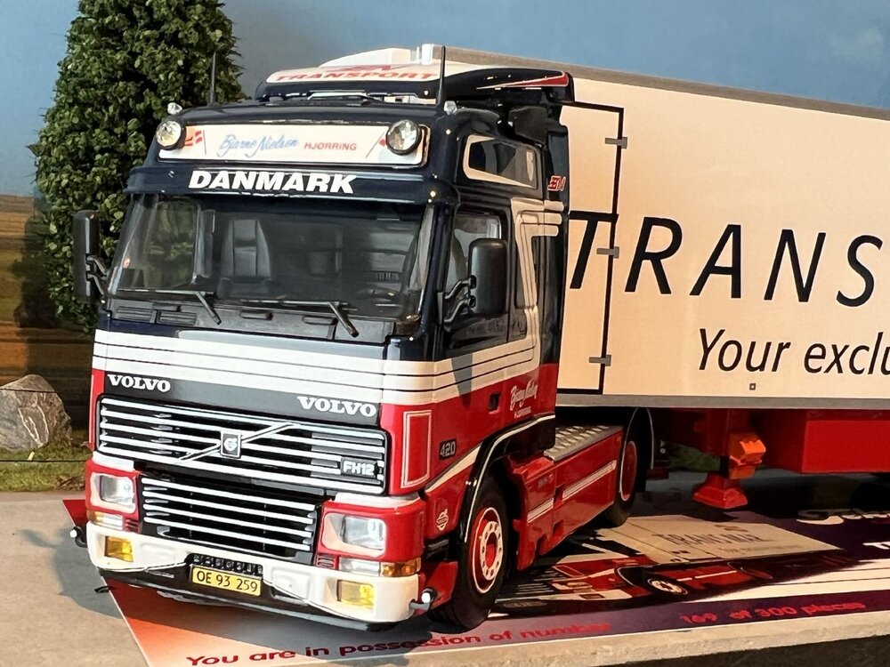 Tekno Tekno Volvo FH12 Globetrotter with 3-axle reefer trailer Bjarne Nielsen