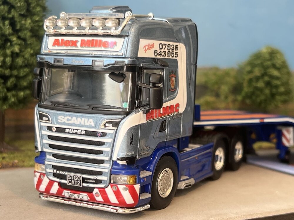 WSI WSI EXCLUSIVE Scania R520 6x4 with a 4-axle ramped lowloader MILMAC Haulage