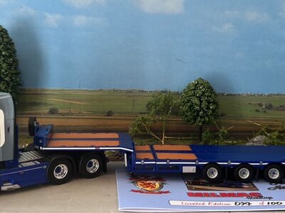 WSI WSI EXCLUSIEF Scania R520 6x4 with a 4-axle ramped lowloader MILMAC Haulage