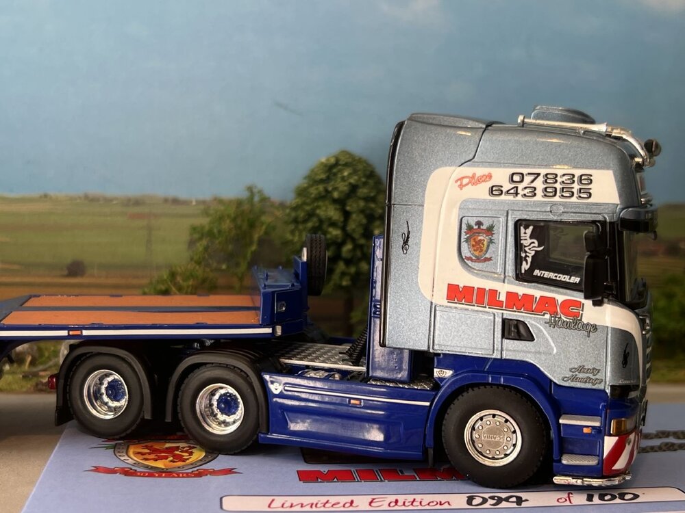 WSI WSI EXCLUSIEF Scania R520 6x4 with a 4-axle ramped lowloader MILMAC Haulage