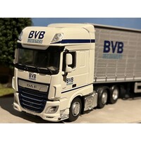 Tekno DAF XF Super Space Cab met schuifzeilenoplegger en Moffet heftruck BVB Logistics