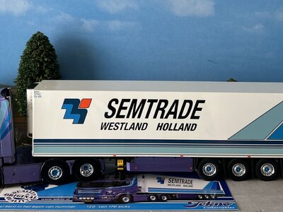 Tekno Tekno Scania R Topline met koeloplegger SEMTRADE