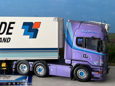 Tekno Tekno Scania R Topline met koeloplegger SEMTRADE