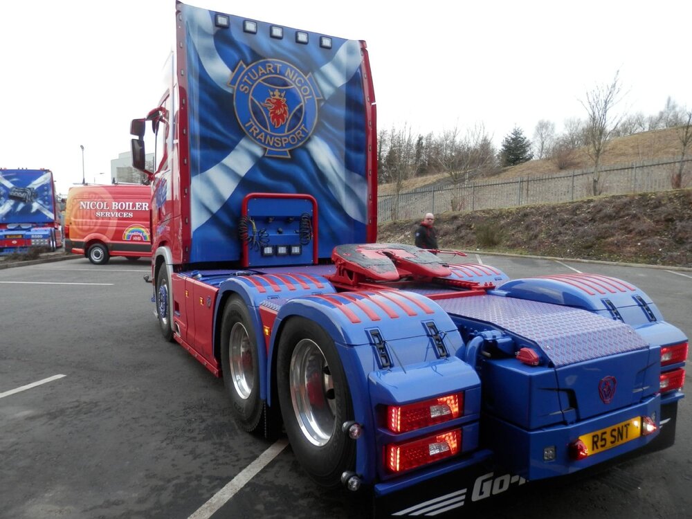 WSI WSI Scania S650 6x2 met 3-as koeloplegger Stuart Nicol Transport SNT