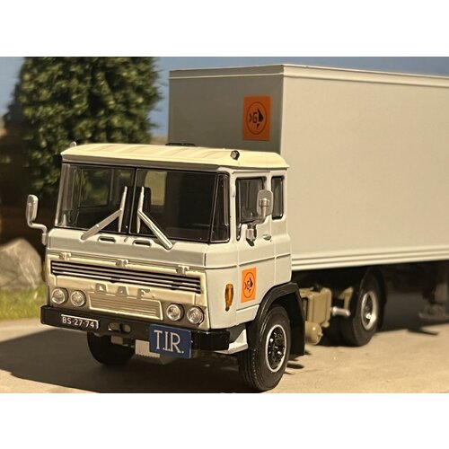 WSI WSI DAF 2600 4x2 met classic kasten oplegger van Gend en Loos WSI WSI DAF 2600 4x2 met classic kasten oplegger van Gend en Loos