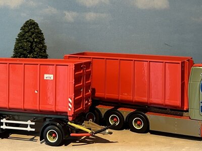WSI WSI Scania R Highline 8x4 haakarm combinatie + 40m3 containers JAN HANSEN