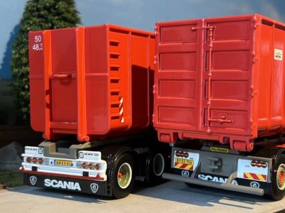 WSI WSI Scania R Highline 8x4 haakarm combinatie + 40m3 containers JAN HANSEN