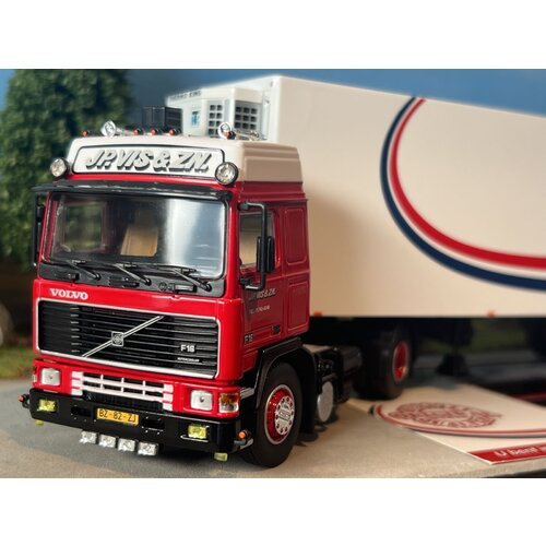 Tekno Tekno Volvo F16 Globetrotter 4x2 met koeloplegger JP Vis Tekno Tekno Volvo F16 Globetrotter 4x2 met koeloplegger JP Vis
