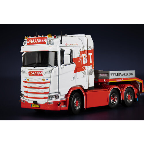 IMC IMC Scania S 6x2 met Nooteboom MCOS 3-as semi dieplader Braanker