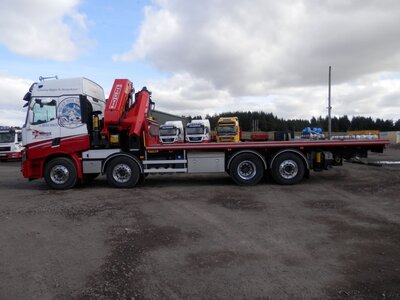 WSI WSI Renault T 8X2 flatbed bakwagen + Palfinger  MacKENZIE