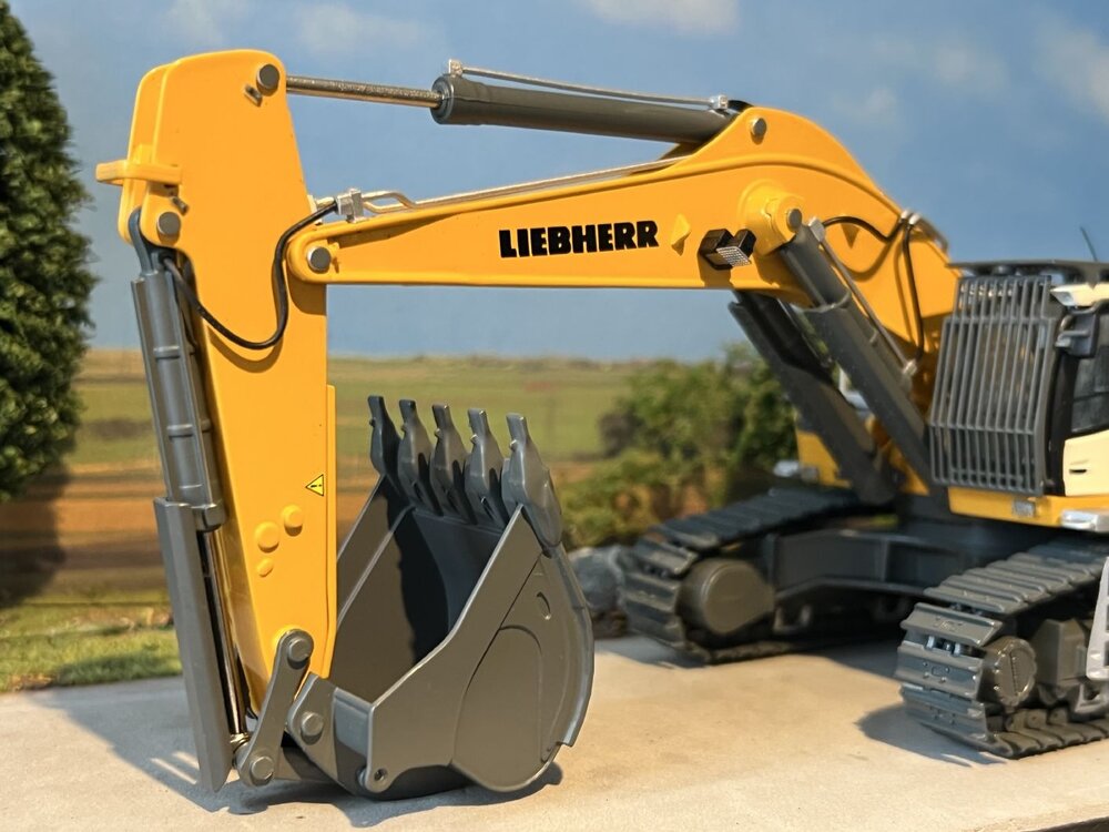 WSI WSI Liebherr R970 SME excavator Premium Line