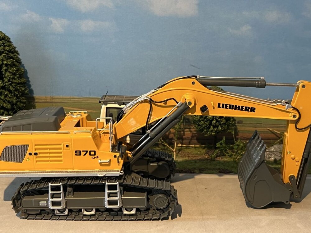 WSI WSI Liebherr R970 SME excavator Premium Line