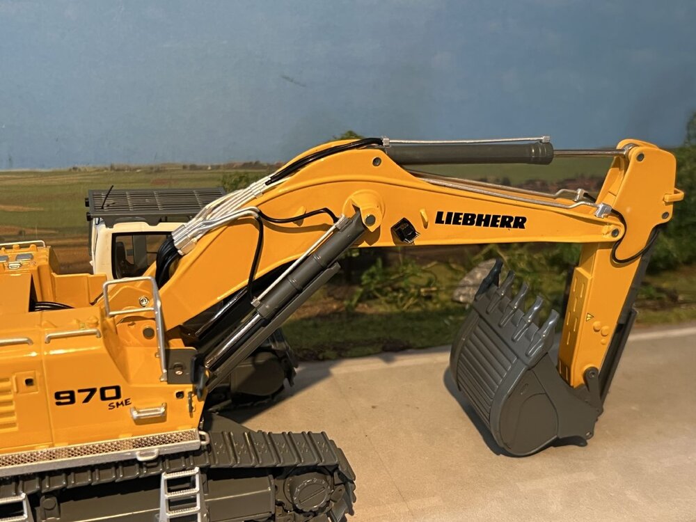 WSI WSI Liebherr R970 SME excavator Premium Line