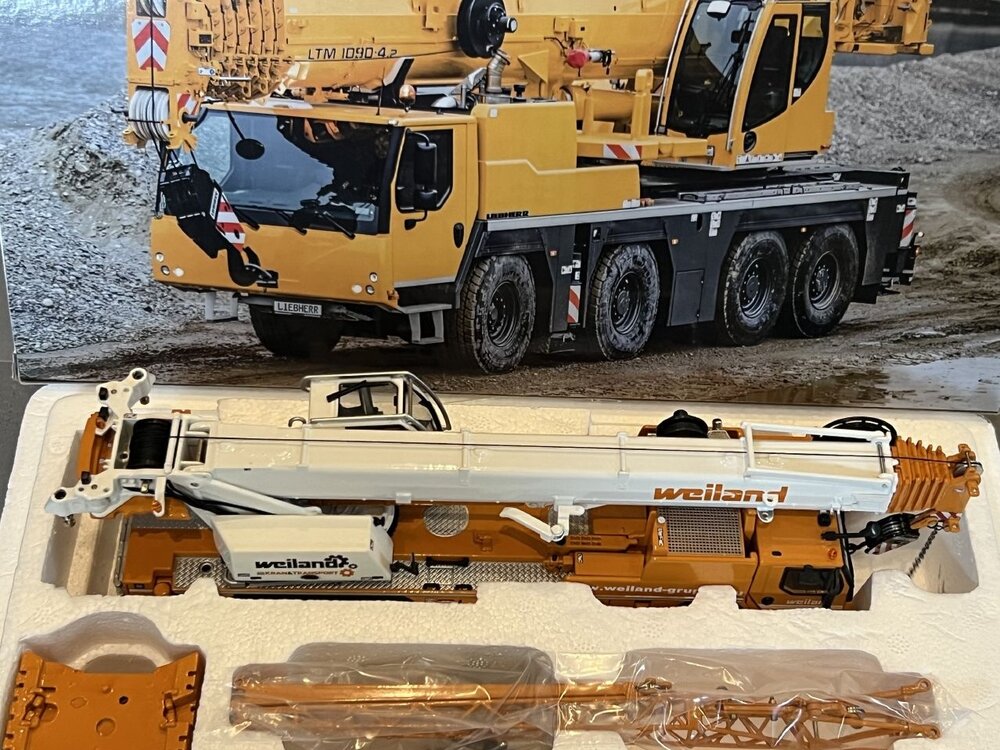 WSI WSI  Liebherr LTM 1090-4.2 mobile crane WEILAND KRAN & TRANSPORT GmbH