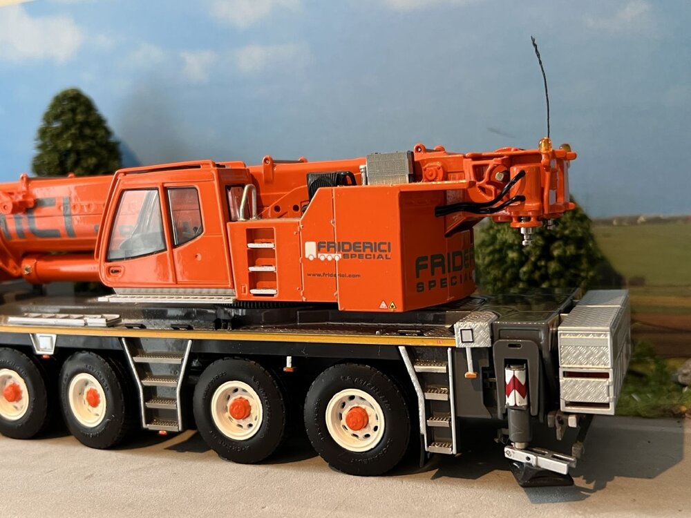 WSI WSI Tadano ATF 220G-5 Mobil Crane FRIDERICI ZWITSERLAND