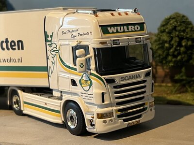 WSI WSI Scania R Topline 4x2 with 3-axle reefer trailer WULRO BV