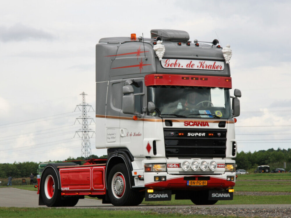 WSI WSI Scania R4 Topline 4x2 DE KRAKER