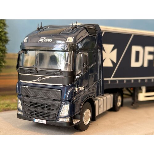 WSI WSI Volvo FH4 Glob. XL 4x2 met 3-as schuifzeilen oplegger DFDS Copenhagen WSI WSI Volvo FH4 Glob. XL 4x2 met 3-as schuifzeilen oplegger DFDS Copenhagen