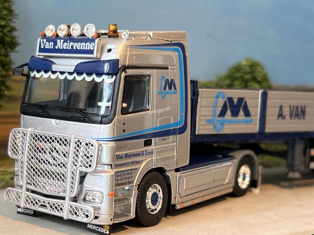 Tekno Tekno Mercedes-Benz Actros LH Megaspace met oplegger 3-as inclusief lading MEIRVENNE